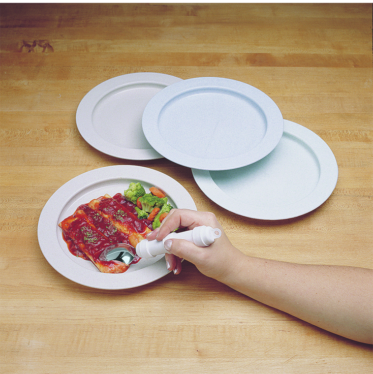 Plato antideslizante con borde interior, plástico, color arenisca, 9"